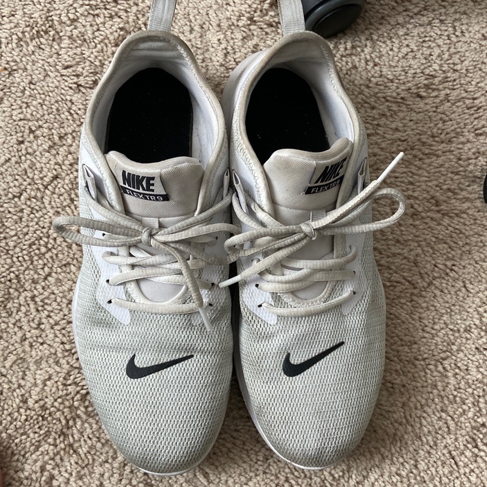 Nike Flex TR9 Sneakers